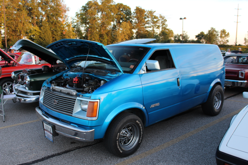 Illustration for article titled Solon, Ohio Tuesday Night Cruise-in photo dumpÂ
